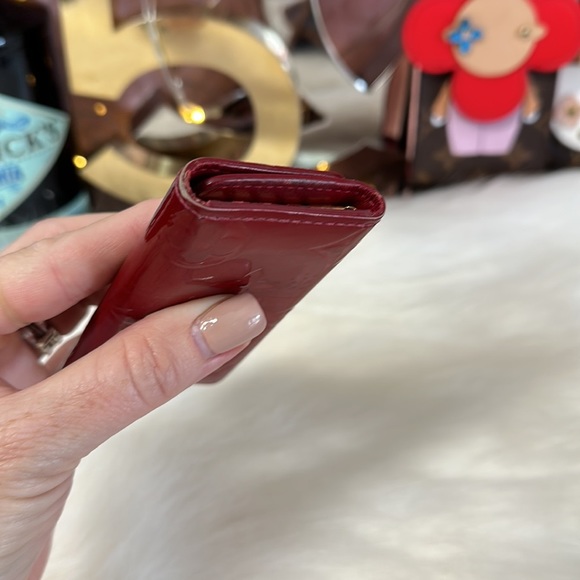 Authentic POMME D’AMOUR LOUIS VUITTON MONOGRAM VERNIS LEATHER MULTICLES KEY CASE - Picture 11 of 13